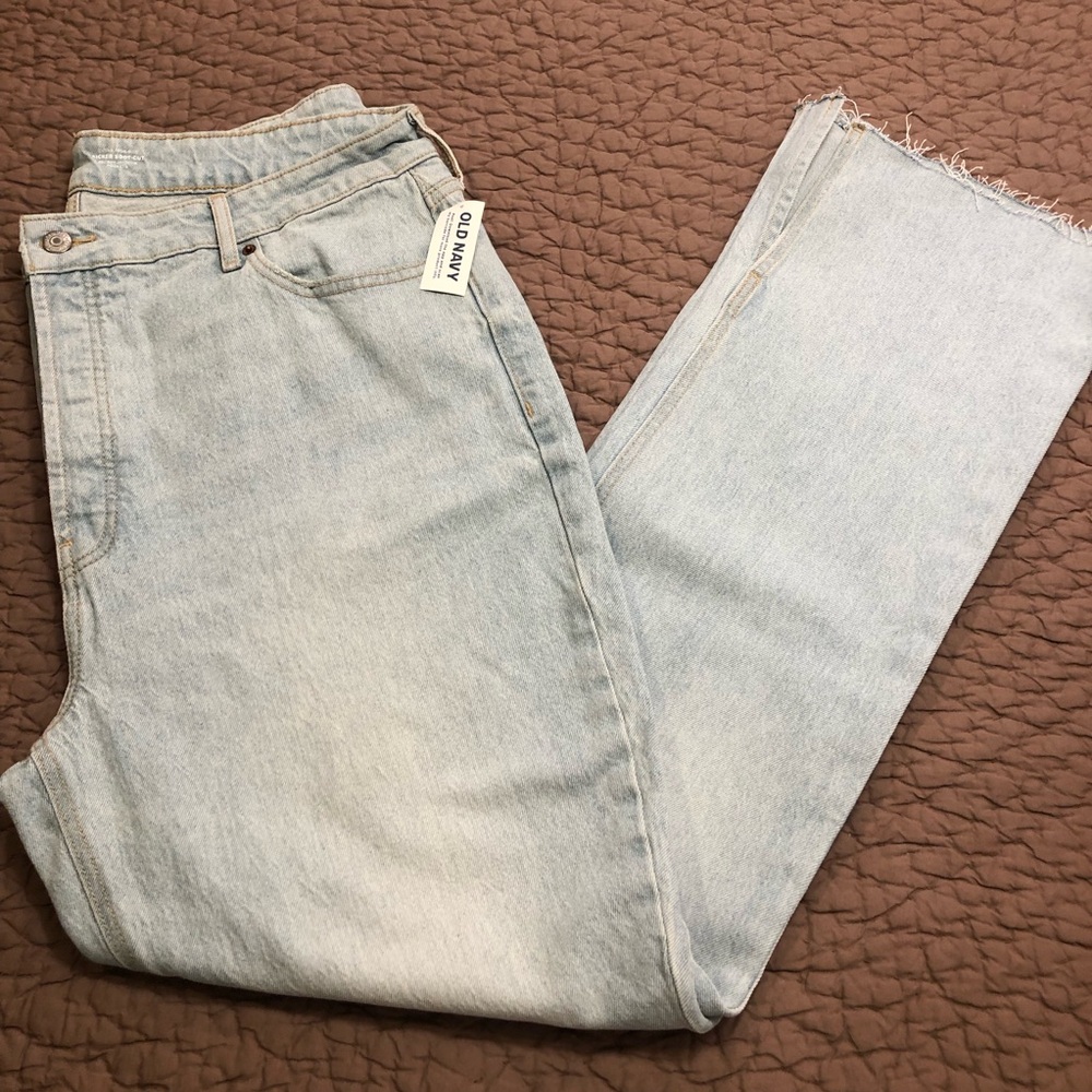 OLD NAVY Light wash jeans. Boot cut with slits at sides and a frayed hem 16 NWT